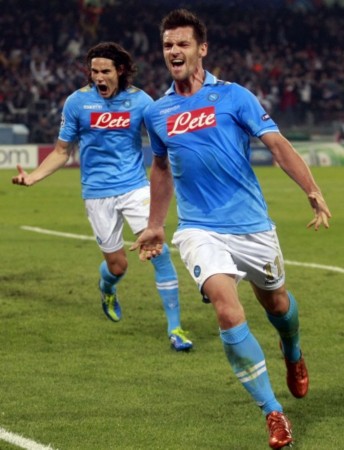 乓球的青年 乓球的青年